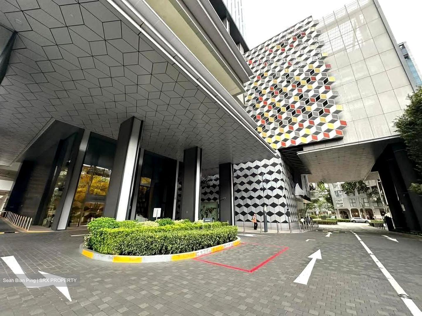 Centrium Square (D8), Office #621051531
